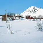 7 Person In Bostad-by Traum *